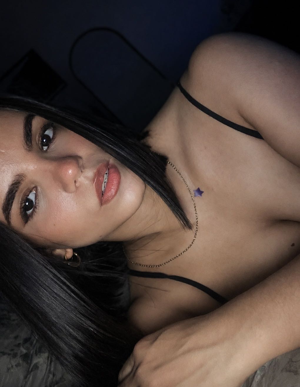 Venezuelan album photo on MookRun cam chat