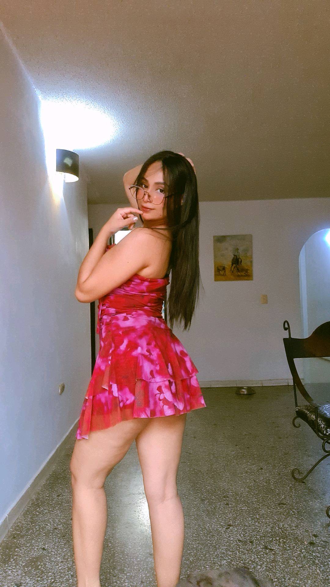 Nina on MookRun — meet strangers on camera